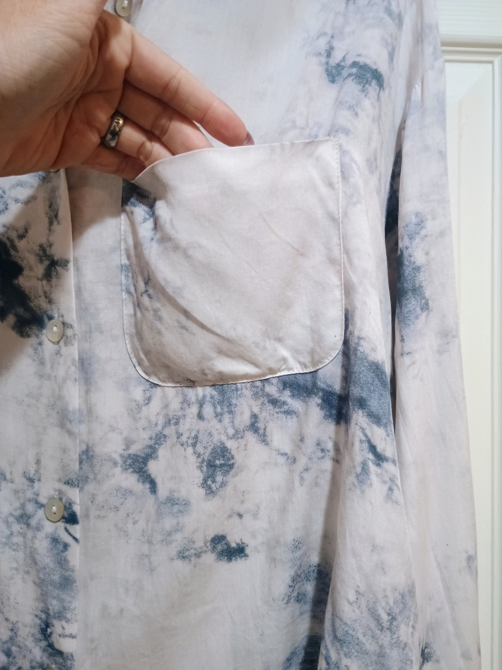 Grade & Gather Oversized Flowy Fit Blue Tie-Dye Button-Down Blouse Size Small - Picture 2 of 8